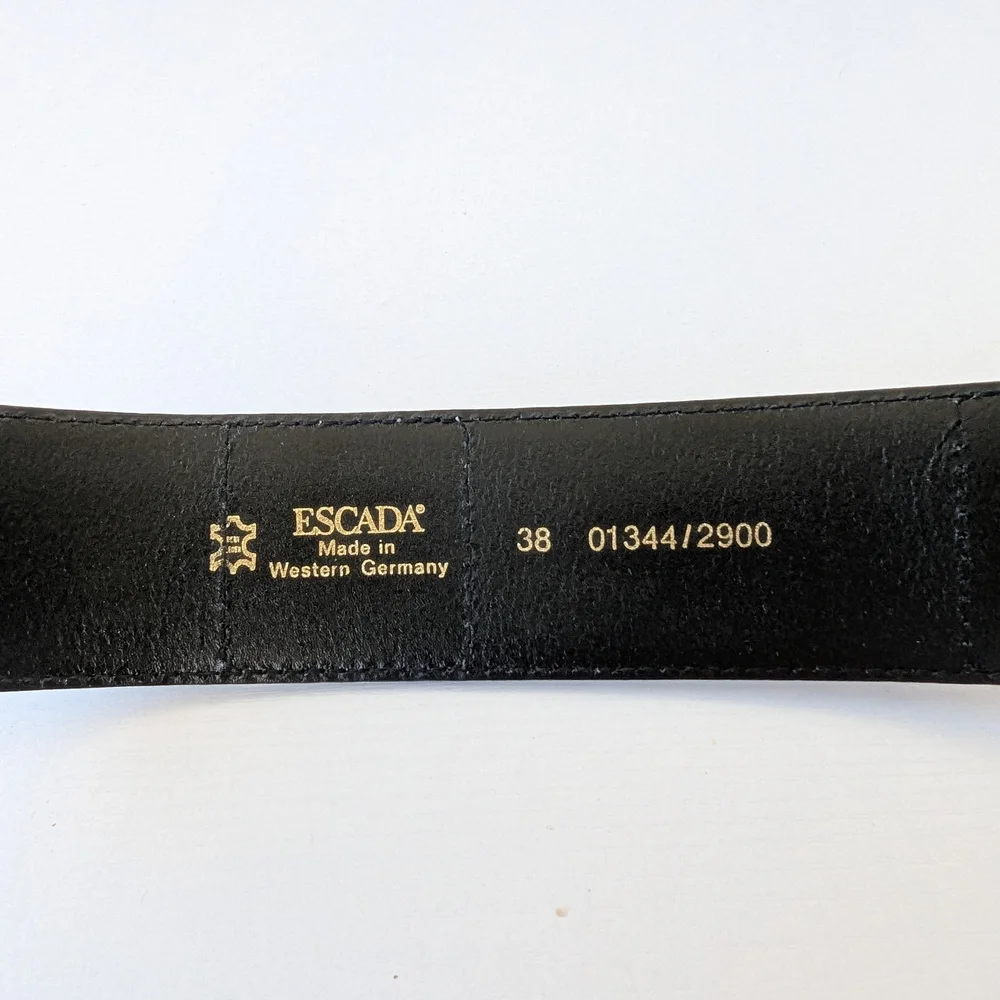 Escada Vintage wide leather belt from the 1980s, known for its distinctive "Roll - Picture 7 of 11